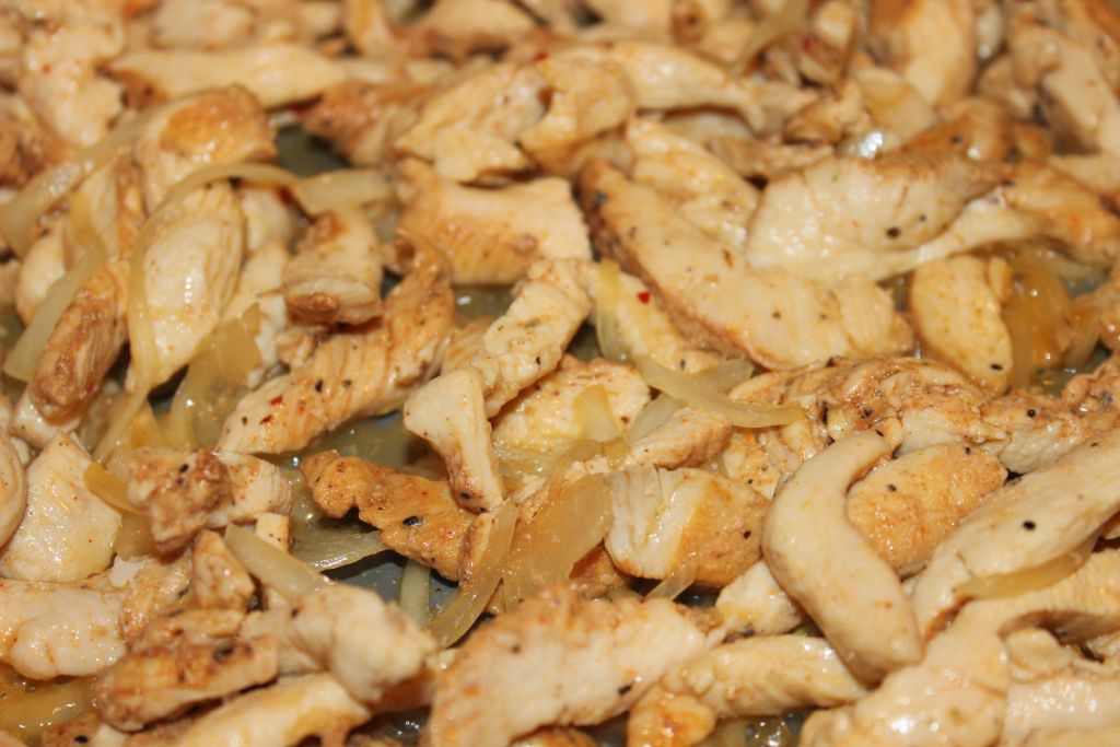 chicken philly recipe - cooking chicken with onions